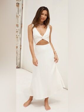 Fortunateone Soft Silhouette Maxi Dress White